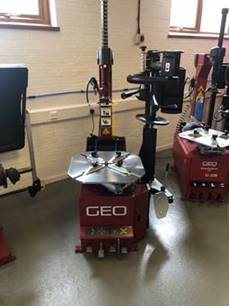 GEO Pro 885A Fully Automatic Tyre Changing Machine with Assist Arm